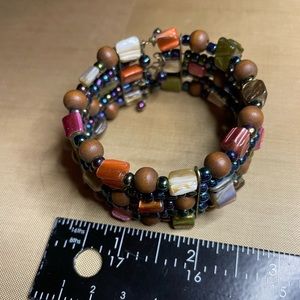 Beautiful beaded bracelet, love no clasp, holds shape.